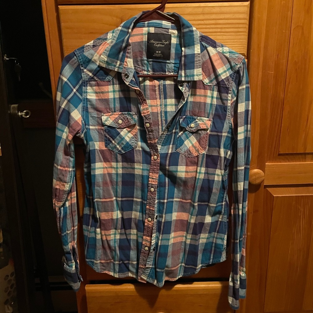 American Eagle Pearl Snap button up